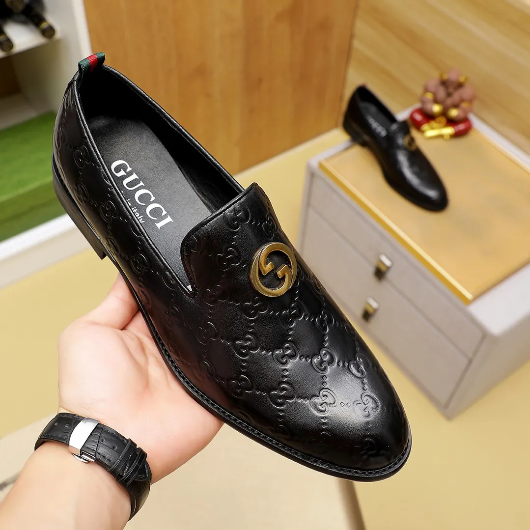 Men's men's shoes 💰400 🆘【GUCCI】Gucci ·🐑里· Hot-selling beanie shoes, top brand luxury, top quality, latest fashion beanie shoes.. The upper is made of original first-layer cowhide. (🐑leather·inner). The original stylish and stylish soft rubber wear-resistant and non-slip outsole is light and comfortable on the foot, available in black! Matching code: 39/45 (38.46. Can be customized)